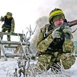 Fuerzas Armadas de Ucrania asisten a ejercicios militares en un campo de entrenamiento cerca de una línea de frente, en medio del ataque de Rusia a Ucrania, en la región de Zaporizhia, Ucrania, el 1 de enero de 2026.