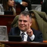 El legislador dijo que estará la mitad del periodo ordinario de sesiones