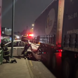 Al sitio llegaron los servicios de emergencia y familiares de la pareja para apoyarlos emocionalmente