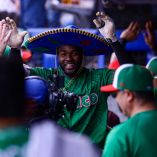 Estevan Florial, con la camiseta de México Verde, fue la figura del juego al conectar el jonrón que cambió el rumbo de la semifinal en Zapopan.