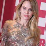 Angelina Jolie habló sobre el significado emocional de las cicatrices de su doble mastectomía.