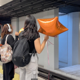 Pide Metro evitar caída de globos metálicos a las vías