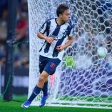 Íker Fimbres celebra su primer anotación en la Concachampions.