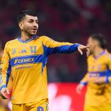 Ángel Correa calienta el duelo ante Cruz Azul.