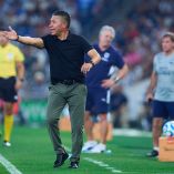 Ignacio Ambriz admite que la presión en el banquillo del León sigue incrementando.