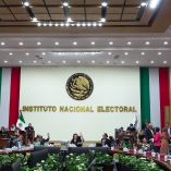 La mandataria fue cuestionada sobre cómo el INE, durante la presidencia de Guadalupe Taddei, multiplicó por cinco veces las resoluciones negativas.