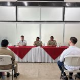 Saúl “Canelo” Álvarez sostuvo un encuentro con personal de la Semar