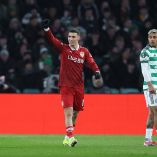 Julián Araujo sufrió un duro descalabro con el Celtic.