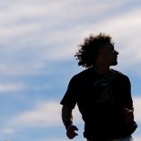 Alex Thomas inició encendido el Spring Training 2026 con un doblete en su primer turno.