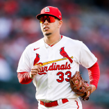 Ramón Urías firmó por 2 millones de dólares con los Cardenales de San Luis y busca relanzar su carrera en 2026 mientras espera definición sobre su participación con México en el Clásico Mundial.