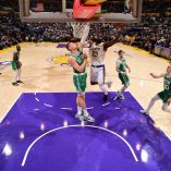 Este domingo en la  Crypto.Com Arena, LeBron James llegó a 43 mil puntos.