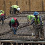 CIUDAD DE MÉXICO 02OCTUBRE2025.- Luego de diversos reportes de avistamientos de un avión en la Alcaldía Magdalena Contreras, se dio a conocer que dicha aeronave será utilizada como biblioteca en la nueva Utopía Oyamel. En este sentido los trabajos para la construcción de dicha Utopía avanzan sin contratiempos.FOTO:ROGELIO MORALES /CUARTOSCURO.COM