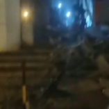 Un grupo armado tipo comando detonó explosivos en la bóveda de un banco en Naranjal, Alto Paraná, generando alarma por su violencia y organización.