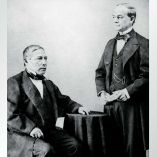 Benito Juárez, a la izquierda.