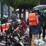 Para reforzar mecanismos de prevención y denuncia, la SSC mantiene mesas de trabajo periódicas con las plataformas digitales