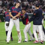 Shohei Ohtani conecta el grand slam que encendió la ofensiva de Japón ante Taiwán en el Tokyo Dome durante el Clásico Mundial de Beisbol.