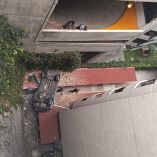 Las personas que viajaban en el auto resultaron lesionadas y fueron trasladadas al Hospital ABC