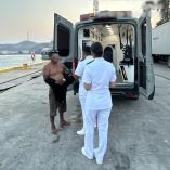 A los náufragos se les practicó una valoración médica, encontrándolos con buen estado de salud.