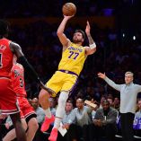 Luka Doncic firmó su primer partido de 50 puntos con Lakers-