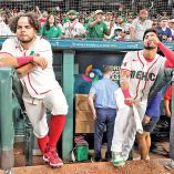 Jugadores de la Selección Mexicana de beisbol lucen tristes tras eliminación.