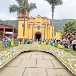 Atrio de la parroquia San Francisco de Asís.