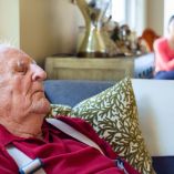 Señales de alerta en el sueño de los adultos mayores.