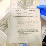 En este espacio se retrata la vida del presidente oaxaqueño con objetos personales y documentos originales.