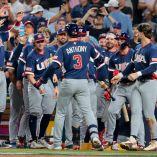 Roman Anthony llega al plato tras conectar el cuadrangular que le dio la ventaja a Estados Unidos en la cuarta entrada del triunfo 2-1 sobre República Dominicana, en la semifinal del Clásico Mundial de Beisbol.reu