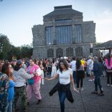 Museo Anahuacalli congregando a decenas de personas