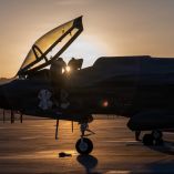 El Reino Unido confirmó que Estados Unidos utiliza bases militares británicas para operaciones defensivas contra Irán.