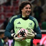 El arquero mexicano volvió a ser convocado tras más de seis meses y competirá por un lugar en la portería ante Portugal y Bélgica