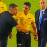 Karen Díaz le niega el saludo a Nicolás Larcamón.