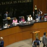 A las 18:07, los presidentes de las comisiones de Puntos Constitucionales y de Estudios Legislativos concluyeron la presentación del dictamen.