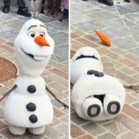 Robot de Olaf sufre su primera caída en Disneyland París
