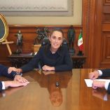 Claudia Sheinbaum PardoEl Doctor Juan Ramón de la Fuente tomó la decisión de dejar el cargo de secretario de Relaciones Exteriores por motivos de salud. Es parte de nuestro proyecto y, cuando termine su rehabilitación, se reincorporará con nosotros en otra tarea.