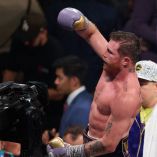 Noble gesto del ‘Canelo’; ayudará a una persona con cáncer