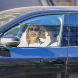 Ester Expósito y Kylian Mbappé han sido captados juntos en distintas ocasiones recientes. Las imágenes reflejan encuentros informales que apuntan a que su cercanía va en aumento.EXCLUSIVEEster Expósito and Kylian Mbappé are spotted together in Madrid on Wednesday, April 1, 2026, as the football star picks her up in his car, openly showing their affection without holding back.