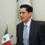 Roberto Velasco es ratificado en comisiones del Senado