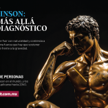 Escultura de bronce inspirada en El Pensador con iluminación dramática y líneas sutiles que marcan la tensión muscular en hombros y brazos sobre fondo negro.