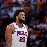 Joel Embiid, durante un juego contra el Heat de Miami, el 30 de marzo.
