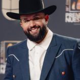 Carín León encabezará un importante festival en Japón.