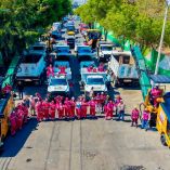 Trabajadores y maquinaria de la alcaldía Gustavo A. Madero participan en el arranque del programa La Calle es Nuestra para rehabilitar vialidades en la demarcación.