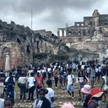 La estampida ocurrió en la entrada de la fortaleza del siglo XIX, repleta de estudiantes y visitantes.