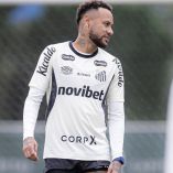 Neymar jugó con el Santos FC en la victoria ante el Atlético Mineiro