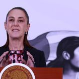 Destacó que su gobierno apoya a la población con un subsidio de alrededor de seis pesos por litro en combustibles.