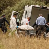 CIUDAD DE MÉXICO, 04 JUNIO 2025.- Elementos de seguridad acordonaron un terreno de cultivo a un costado de la carretera Xochimilco-Oaxtepec, kilómetro 28, en la alcaldía Milpa Alta, donde fueron hallados dos hombres asesinados y decapitados. Autoridades realizaron las diligencias correspondientes y trasladaron los cuerpos al servicio forense. Hasta el momento no han sido identificados.FOTO: ROGELIO MORALES /CUARTOSCURO.COMCIUDAD DE MÉXICO, 04 JUNIO 2025.- Elementos de seguridad acordonaron un terreno de cultivo a un costado de la carretera Xochimilco-Oaxtepec, kilómetro 28, en la alcaldía Milpa Alta, donde fueron hallados dos hombres asesinados y decapitados. Autoridades realizaron las diligencias correspondientes y trasladaron los cuerpos al servicio forense. Hasta el momento no han sido identificados.FOTO: ROGELIO MORALES /CUARTOSCURO.COMCIUDAD DE MÉXICO, 04 JUNIO 2025.- Elementos de seguridad acordonaron un terreno de cultivo a un costado de la carretera Xochimilco-Oaxtepec, kilómetro 28, en la alcaldía Milpa Alta, donde fueron hallados dos hombres asesinados y decapitados. Autoridades realizaron las diligencias correspondientes y trasladaron los cuerpos al servicio forense. Hasta el momento no han sido identificados.FOTO: ROGELIO MORALES /CUARTOSCURO.COMCIUDAD DE MÉXICO, 04 JUNIO 2025.- Elementos de seguridad acordonaron un terreno de cultivo a un costado de la carretera Xochimilco-Oaxtepec, kilómetro 28, en la alcaldía Milpa Alta, donde fueron hallados dos hombres asesinados y decapitados. Autoridades realizaron las diligencias correspondientes y trasladaron los cuerpos al servicio forense. Hasta el momento no han sido identificados.FOTO: ROGELIO MORALES /CUARTOSCURO.COMCIUDAD DE MÉXICO, 04 JUNIO 2025.- Elementos de seguridad acordonaron un terreno de cultivo a un costado de la carretera Xochimilco-Oaxtepec, kilómetro 28, en la alcaldía Milpa Alta, donde fueron hallados dos hombres asesinados y decapitados. Autoridades realizaron las diligencias correspondientes y trasladaron los cuerpos al servicio forense. Hasta el momento no han sido identificados.FOTO: ROGELIO MORALES /CUARTOSCURO.COMTierra de nadie: Milpa Alta enfrenta deterioro en servicios, agua e inseguridad