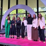 Aranza Vázquez compartió su historia de vida en el Women Economic Forum Iberoamérica 2026; la acompañaron María josé Alcalá, presidenta del COM, y la exclavadista Adriana Jiménez.