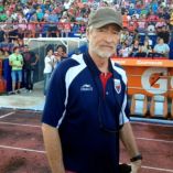 Alejandro Burillo en la cancha del Atlante