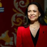 Miles de venezolanos acudieron a Puerta del Sol para escuchar a Machado.