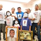 Encontrar a Alberto, un joven cariñoso, querido por todos, trajo, al fin, tranquilidad a su familia, pero se trata de un sentimiento muy lejano de la felicidad.